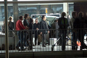 Jackie Chan filmando no aeroporto Charles de Gaulle